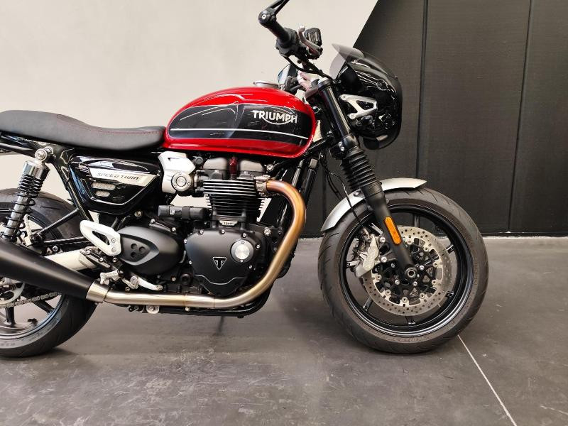 TRIUMPH Speed Twin