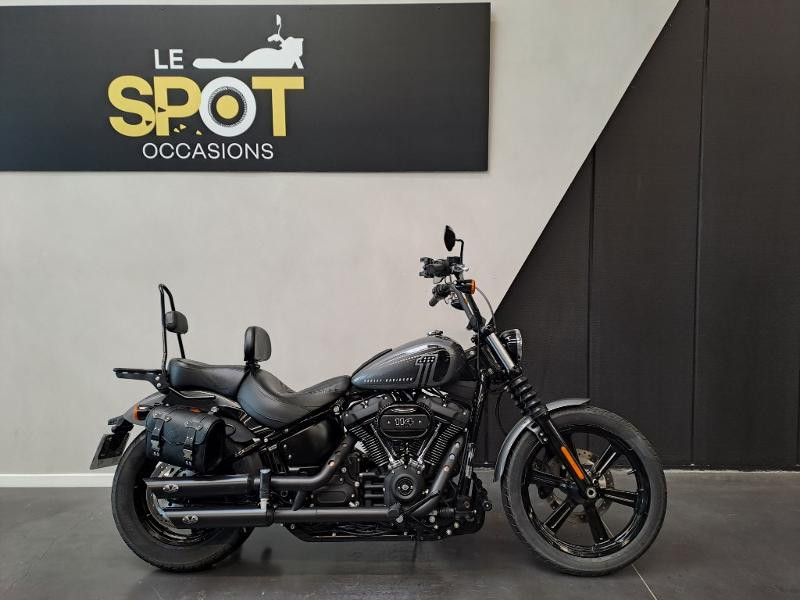 HARLEY-DAVIDSON Softail Street Bob