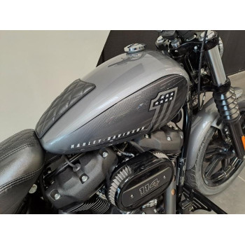 HARLEY-DAVIDSON Softail Street Bob