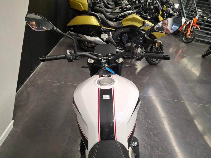 MOTO MORINI Seiemmezzo