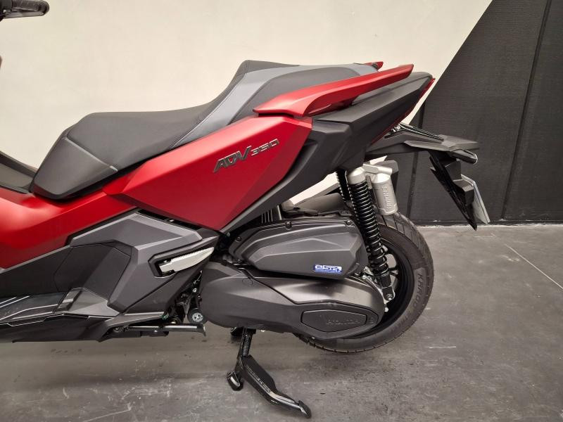 HONDA ADV